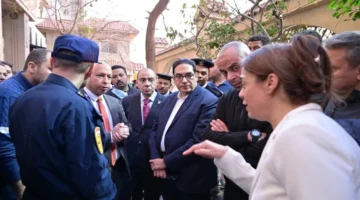 رئيس جامعة القاهرة يتفقد موقع حريق مستشفى القصر العيني للوقوف على التداعيات